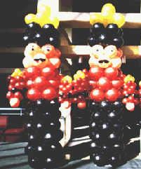 These six foot tall balloon sculpture Nutcrackers are an excellent area decoration communicating an old-fashioned Christmas event theme when placed around a venue. 